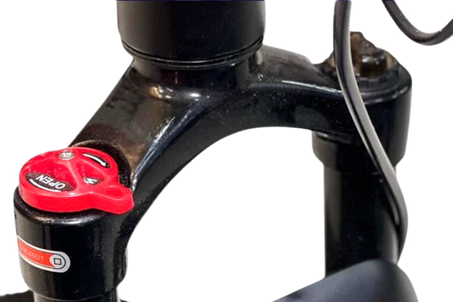 ALVAS 26” Lightweight Aluminum Mountain Bike | 21-Speed | Lockout Fork | Disc Brakes | Double Wall Rims | Kenda Tires