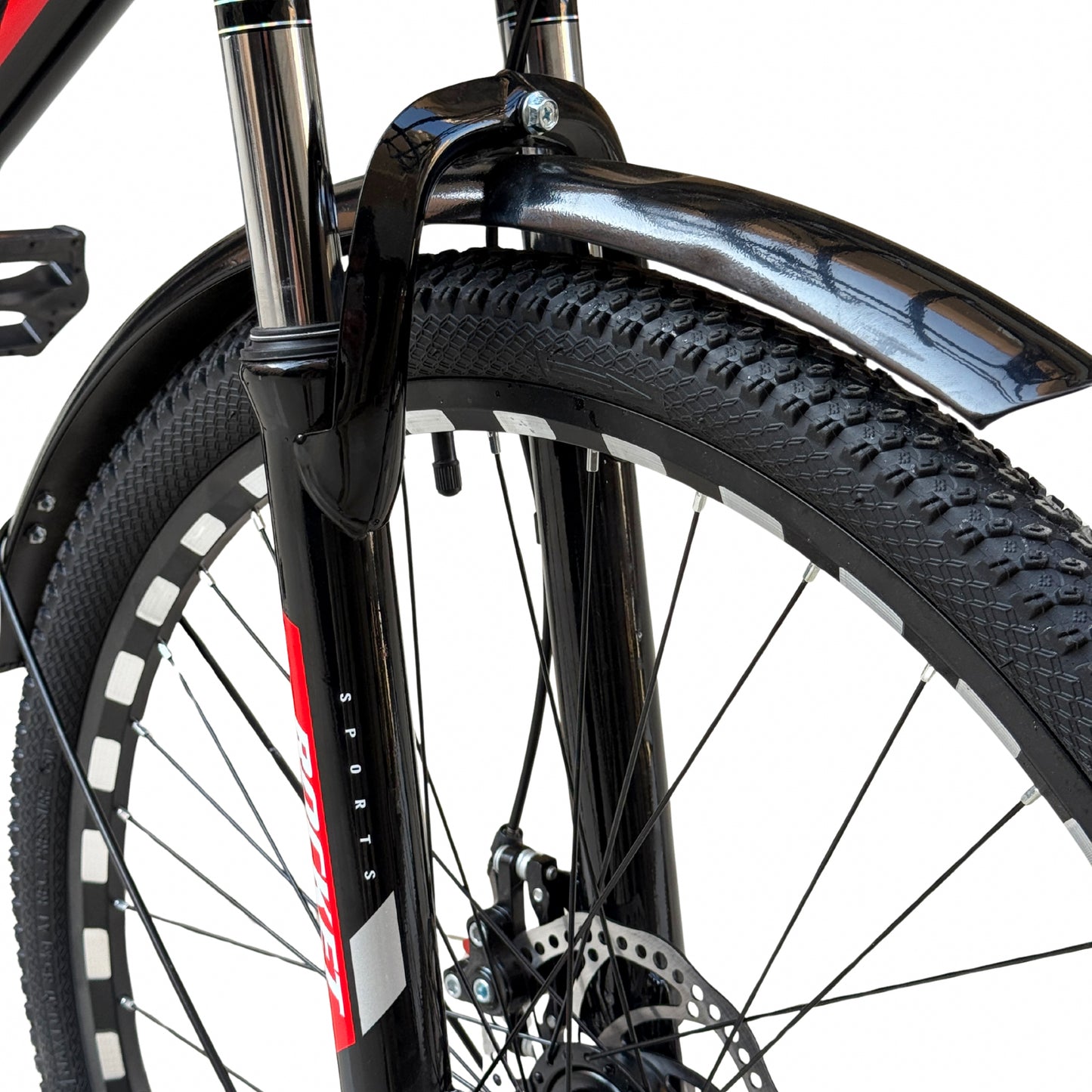 26” Single-Speed Bicycle – Front Suspension + Disc Brake – Internal Cable Frame – Front Basket & Rear Seat – Metal Mudguards red