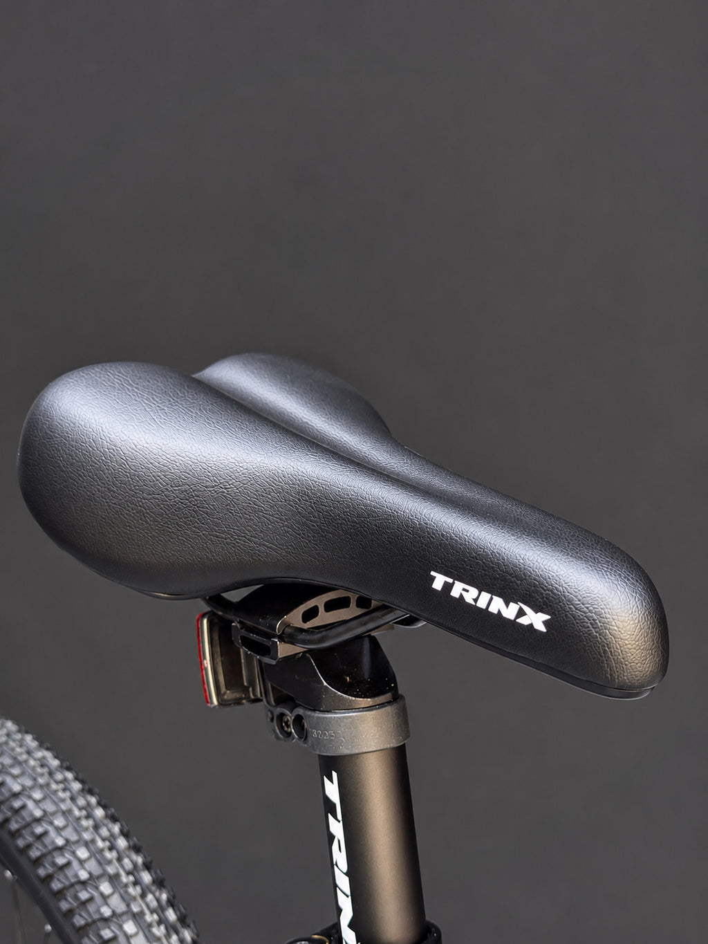 دراجة جبلية TRINX X2 PRO مقاس 29 بوصة، إطار رياضي أزرق، شوكة أمامية ممتصة للصدمات، مكابح قرصية، إطارات ذات نتوءات لتضاريس متنوعة