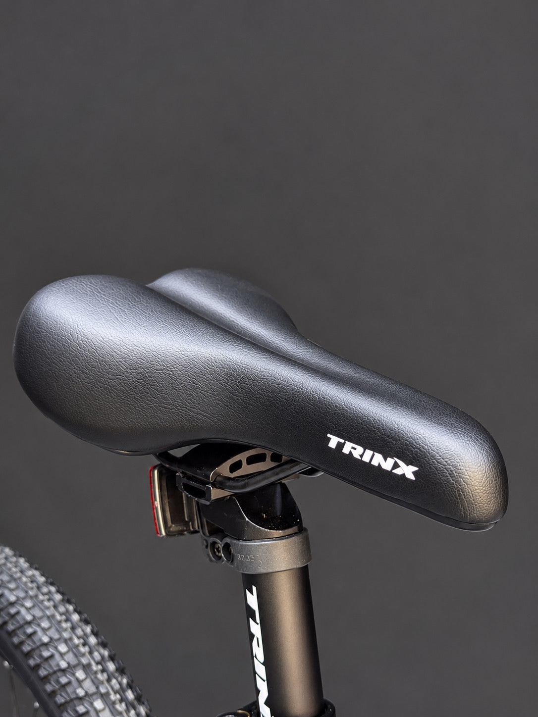 دراجة جبلية TRINX X2 PRO مقاس 29 بوصة، إطار رياضي أزرق، شوكة أمامية ممتصة للصدمات، مكابح قرصية، إطارات ذات نتوءات لتضاريس متنوعة