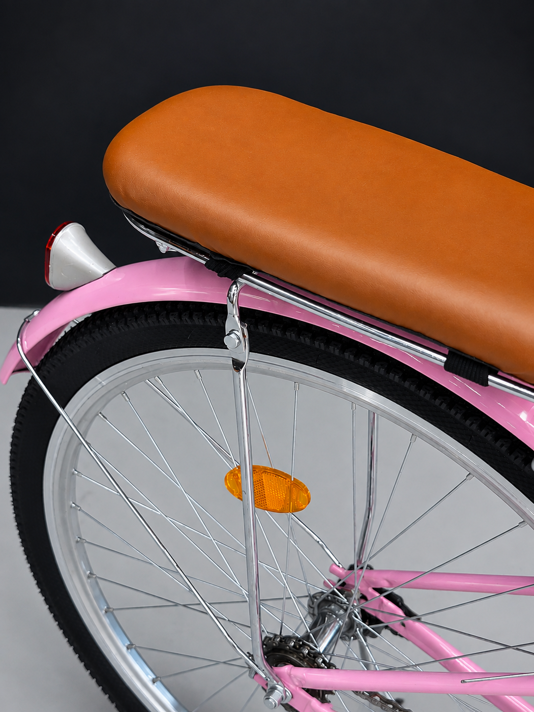 26” Step-Through City Bike – Comfortable Low-Step Frame with Front Basket & Padded Rear Seat – Suitable for Heights 150–180 cm