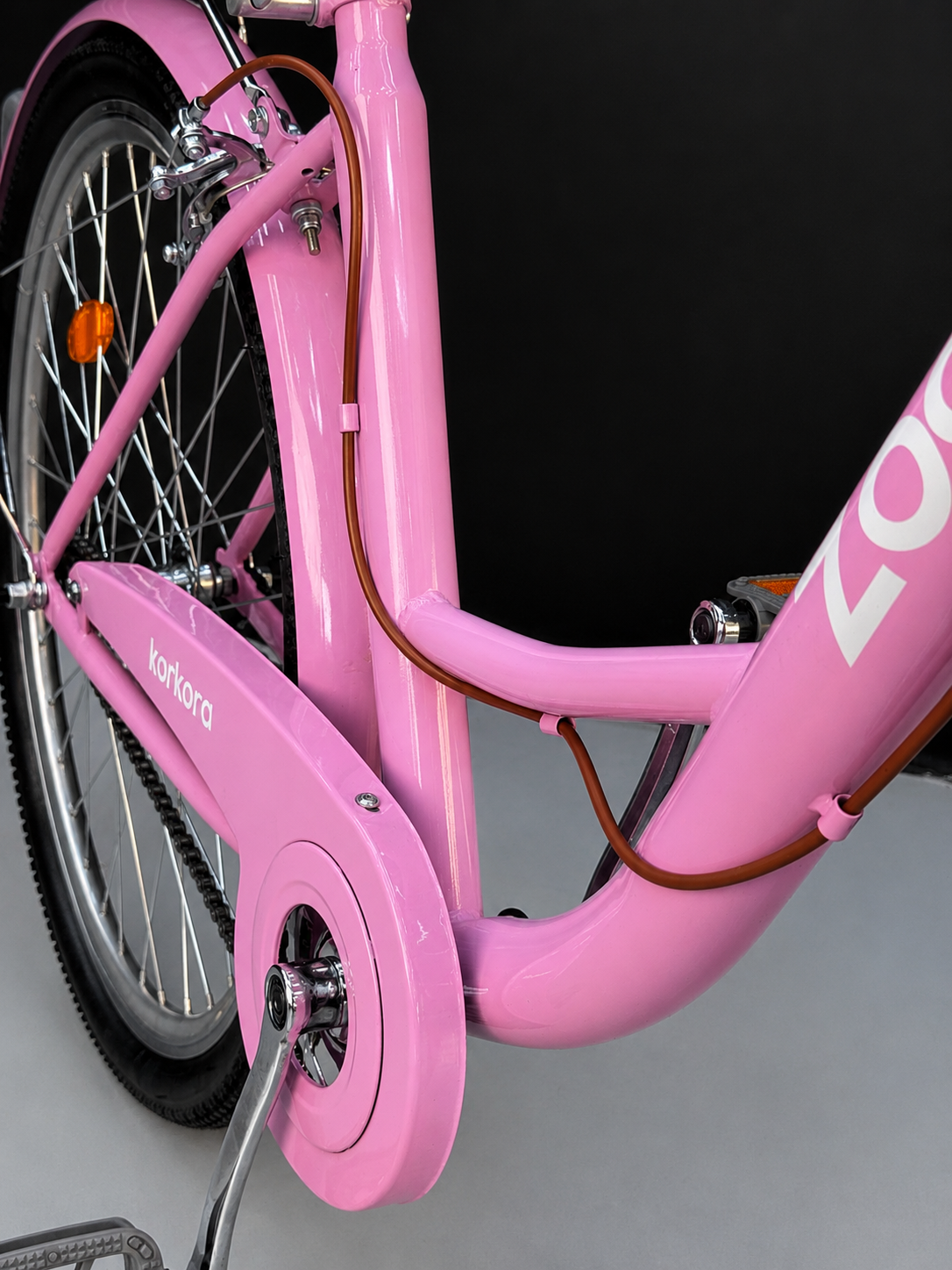26” Step-Through City Bike – Comfortable Low-Step Frame with Front Basket & Padded Rear Seat – Suitable for Heights 150–180 cm