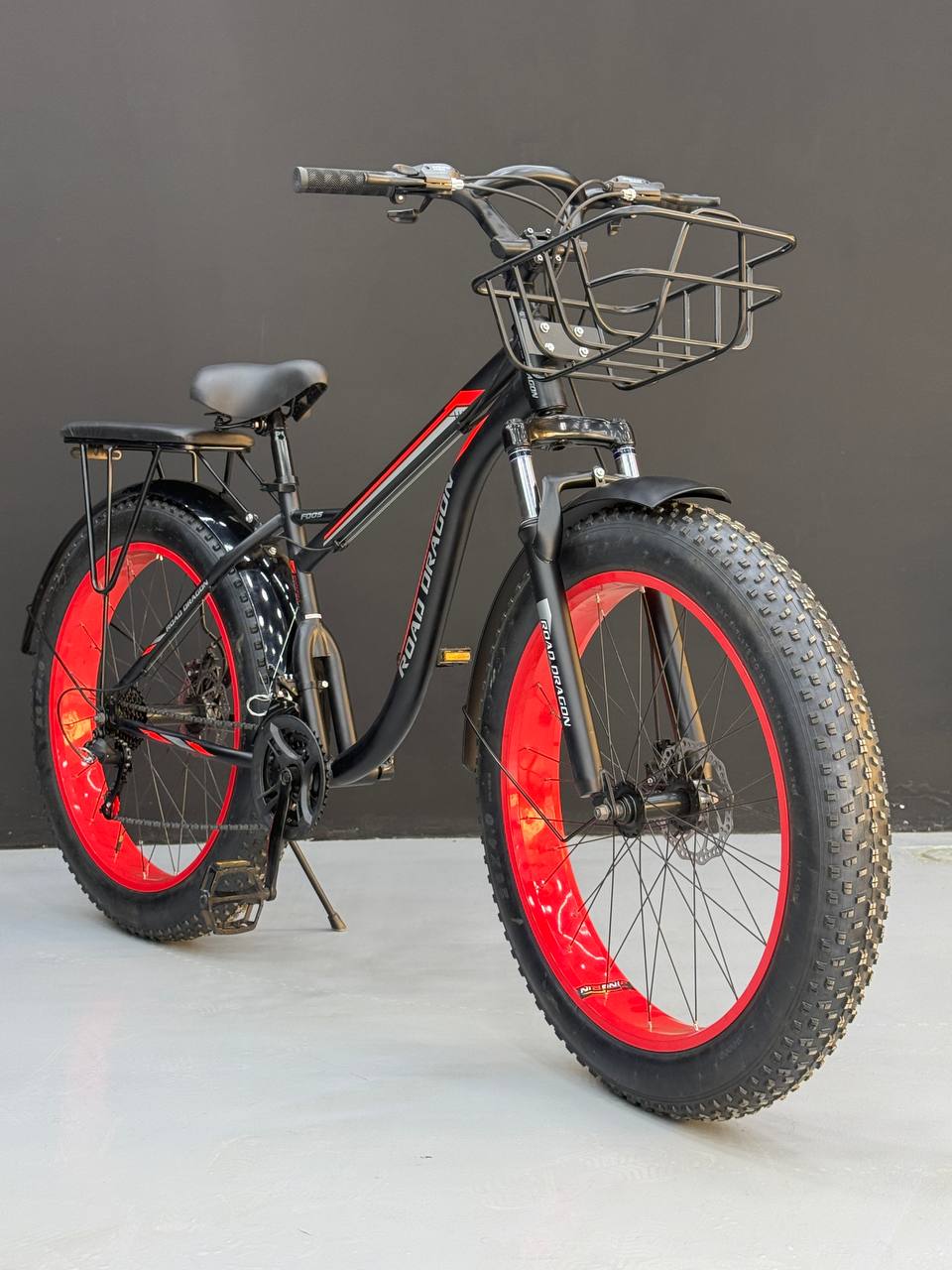 Dragon Tank Bicycle - 26 inch - 21 speed - 4.00 wide tires - disc brakes and front suspension