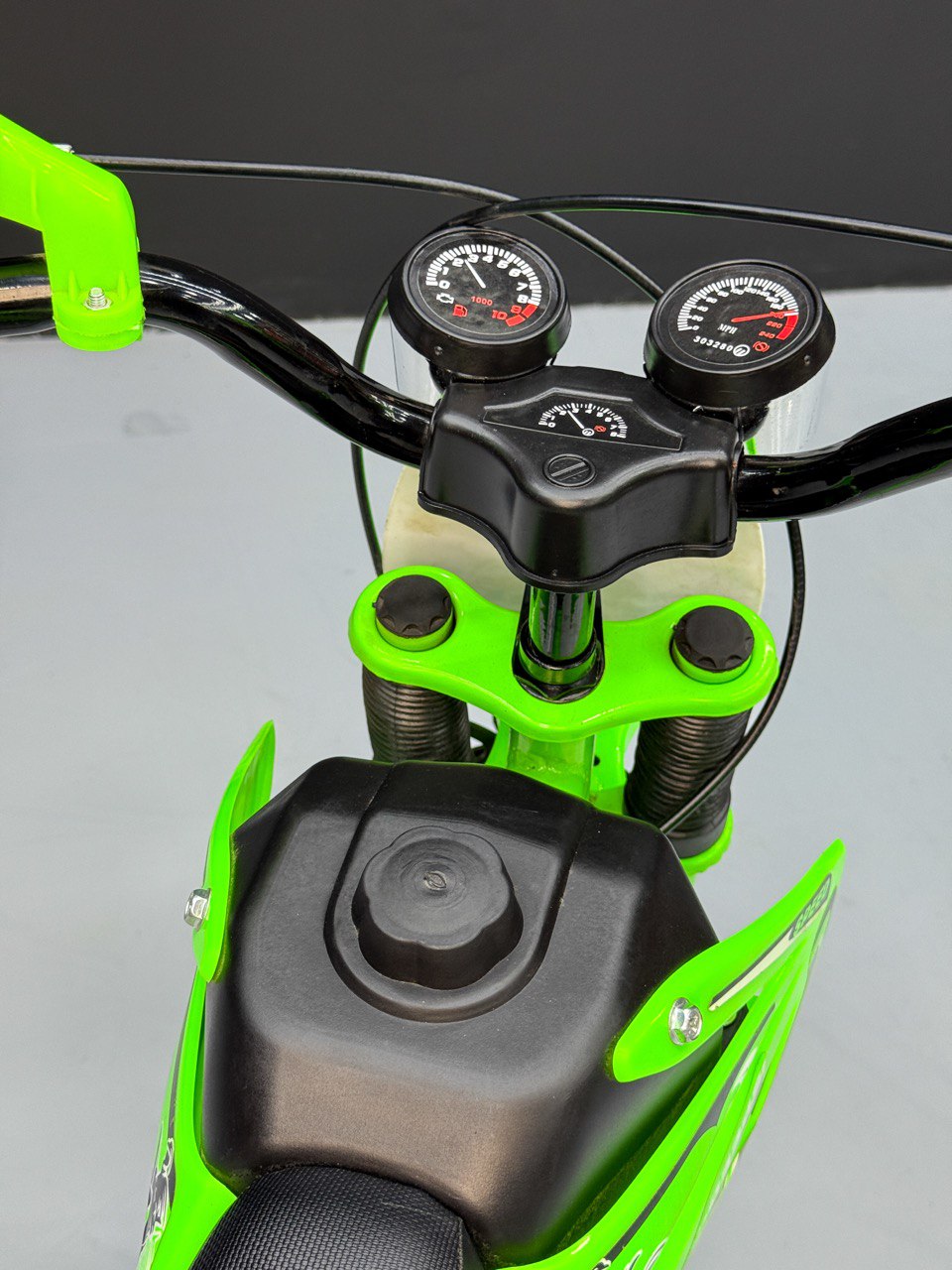 16-Inch Sporty Motorcycle-Style Bicycle for Ages 4-6 Years GREEN