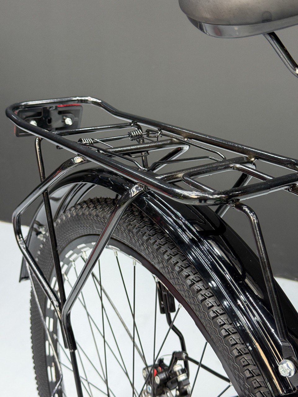 26 Inch Multi-Purpose Bicycle – Disc Brakes – Front Suspension – Front Basket & Rear Carrier – Metal Mudguards – Suitable for 150–180 cm Height Green