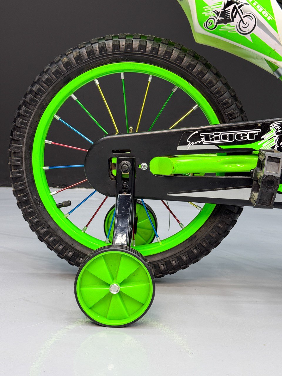 16-Inch Sporty Motorcycle-Style Bicycle for Ages 4-6 Years GREEN