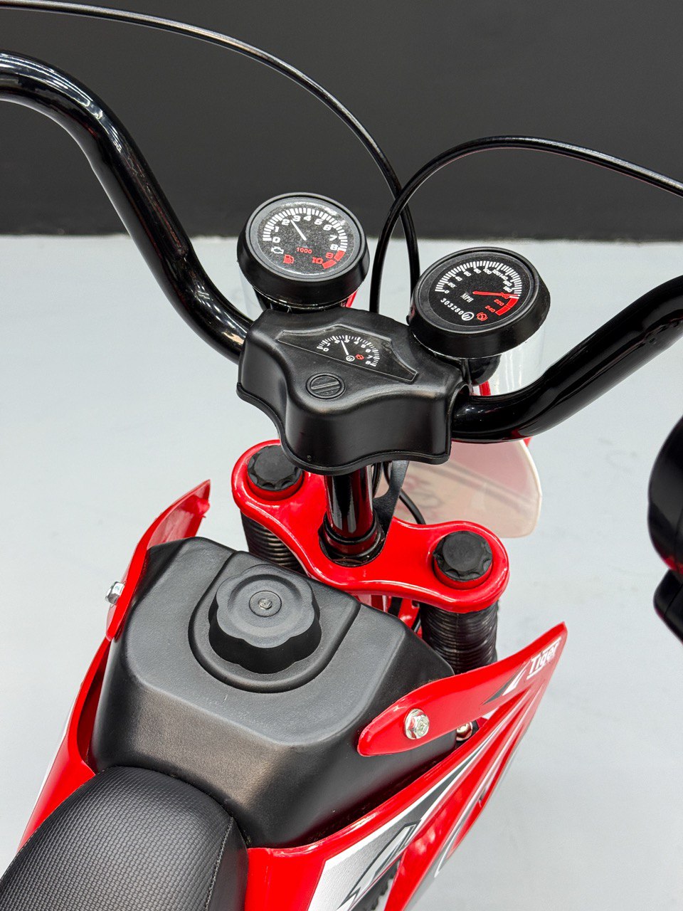 12-Inch Sporty Motorcycle-Style Bicycle for Ages 2-4 Years Red