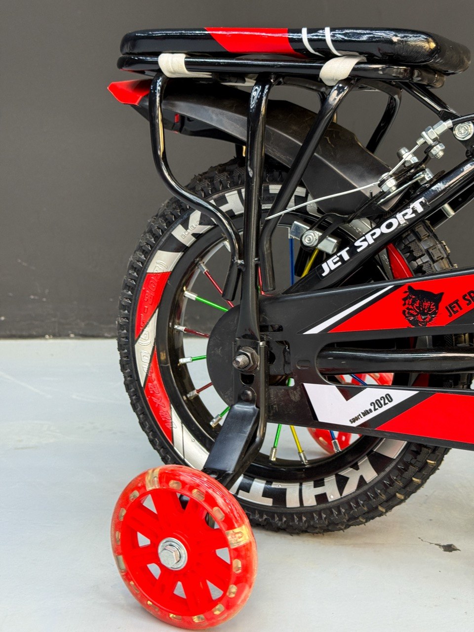 Kids' bike, sizes 12 - 16 - 20, suitable for ages 2 to 10 years, durable high-quality frame, front basket, bell, quick-release padded seat, front and rear mudguards