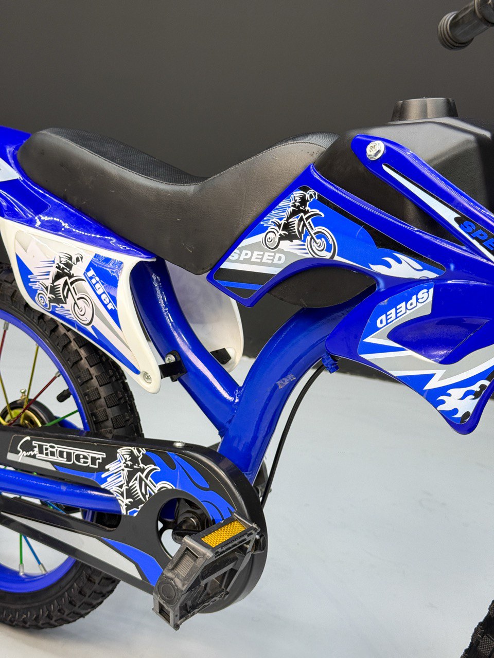 16-Inch Sporty Motorcycle-Style Bicycle for Ages 4-6 Years Blue