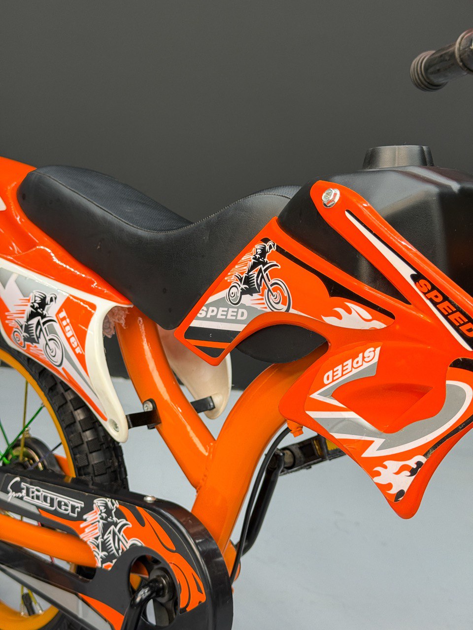 16-Inch Sporty Motorcycle-Style Bicycle for Ages 4-6 Years Orange