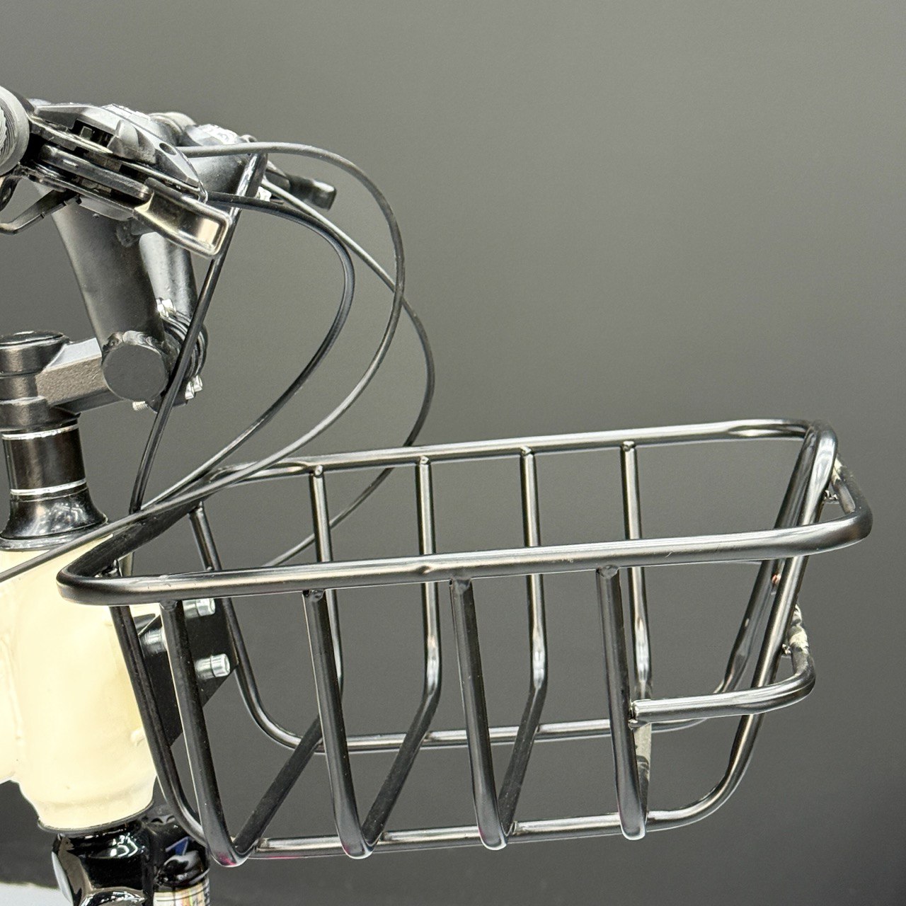 Race Rocket 26" Mountain & City Bike – 21 Speeds, Front Suspension, Disc Brakes – White & Pink (Fits 150cm to 180cm)