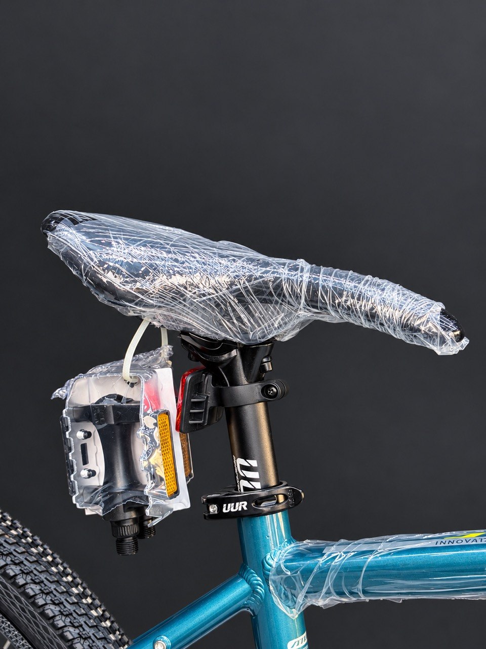 Professional 29” Mountain Bike – Alloy 6061 Frame, Shimano 24-Speed, Tektro Hydraulic Brakes