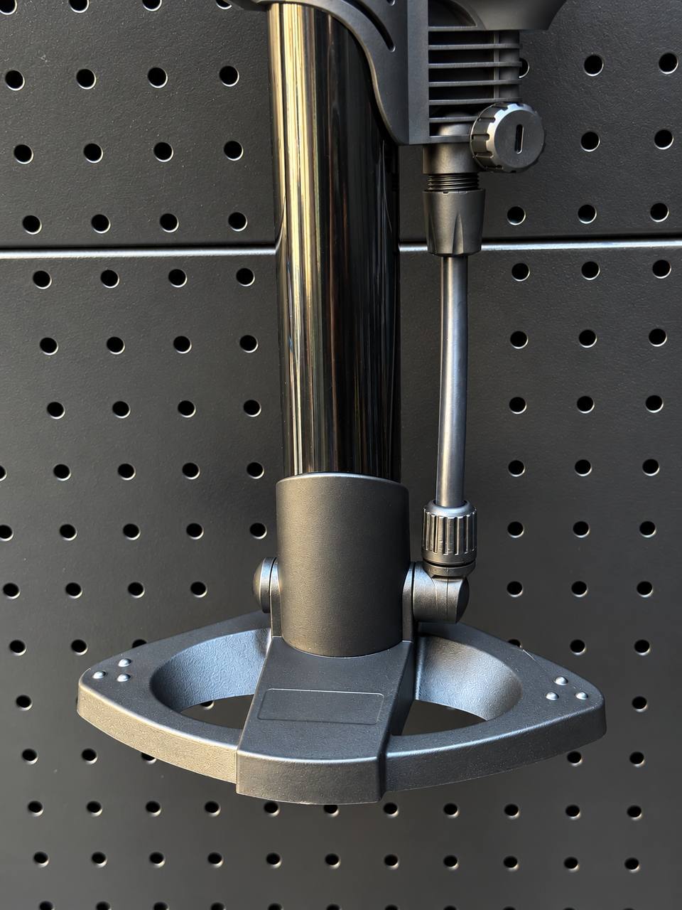 Large bicycle pump with a gauge