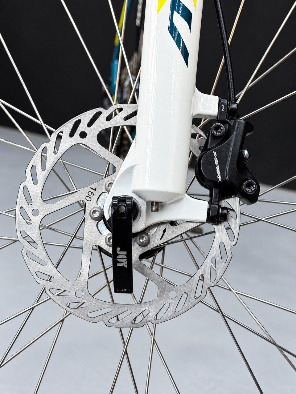 Atum Alpha 29 Mountain Bike – Aluminum Frame, 27-Speed Shimano, Hydraulic Disc Brakes