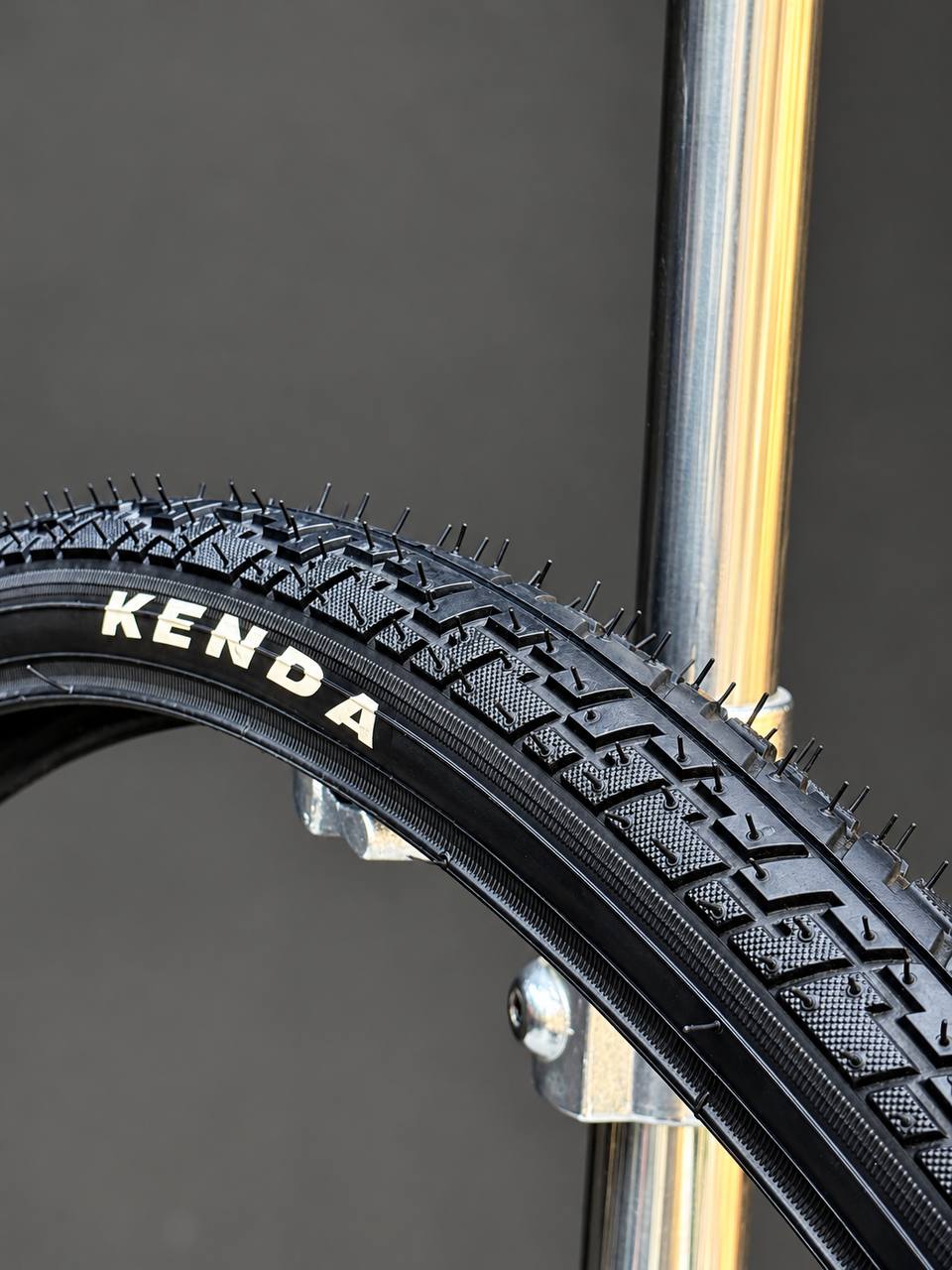 إطار دراجة هوائية للطرق والهايبرد KENDA K830 700×35C - بنقشة شبه ملساء