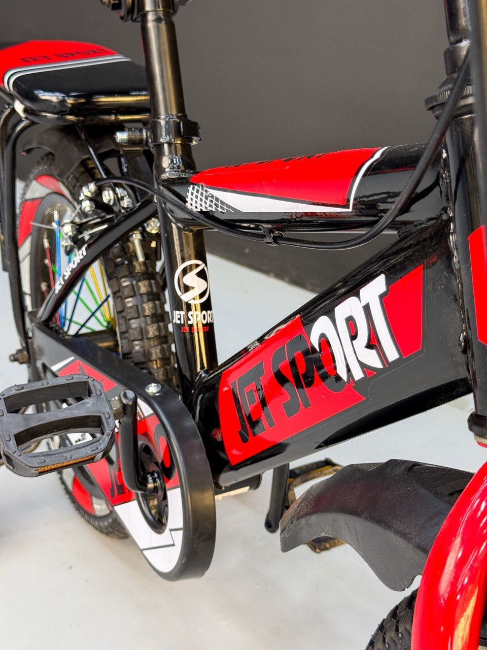 Kids' bike, sizes 12 - 16 - 20, suitable for ages 2 to 10 years, durable high-quality frame, front basket, bell, quick-release padded seat, front and rear mudguards