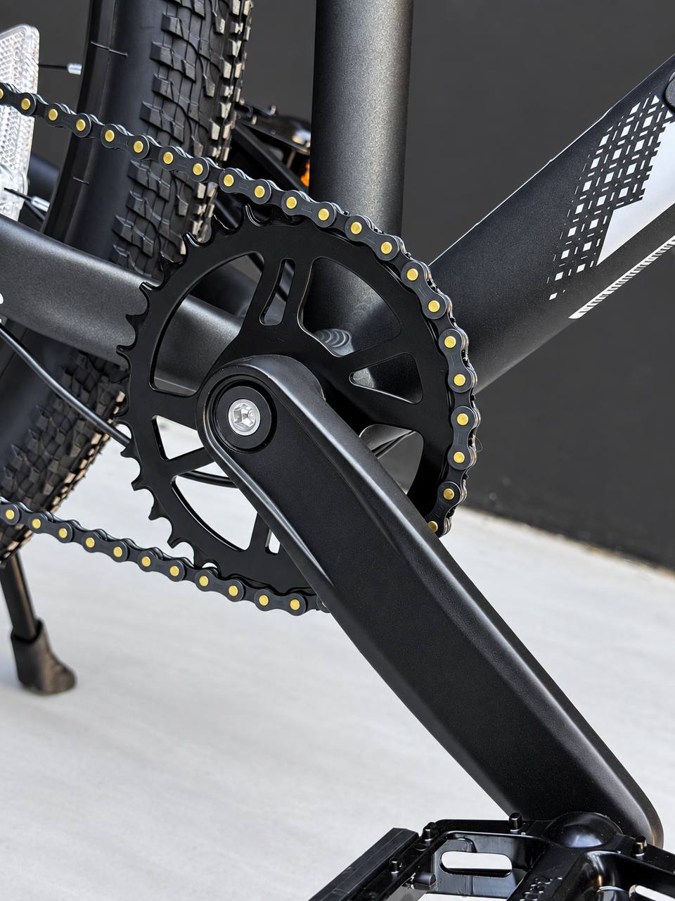 Trinx M600 Pro 29-Inch Mountain Bike – 8 Speed – Disc Brakes – Lockable Suspension
