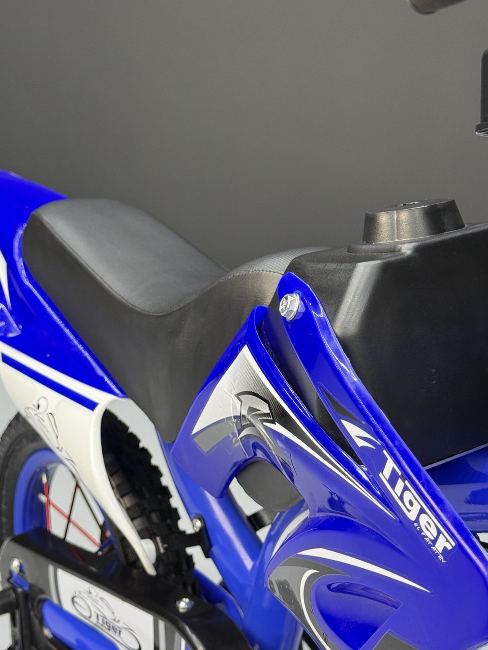 12-Inch Sporty Motorcycle-Style Bicycle for Ages 2-4 Years Blue