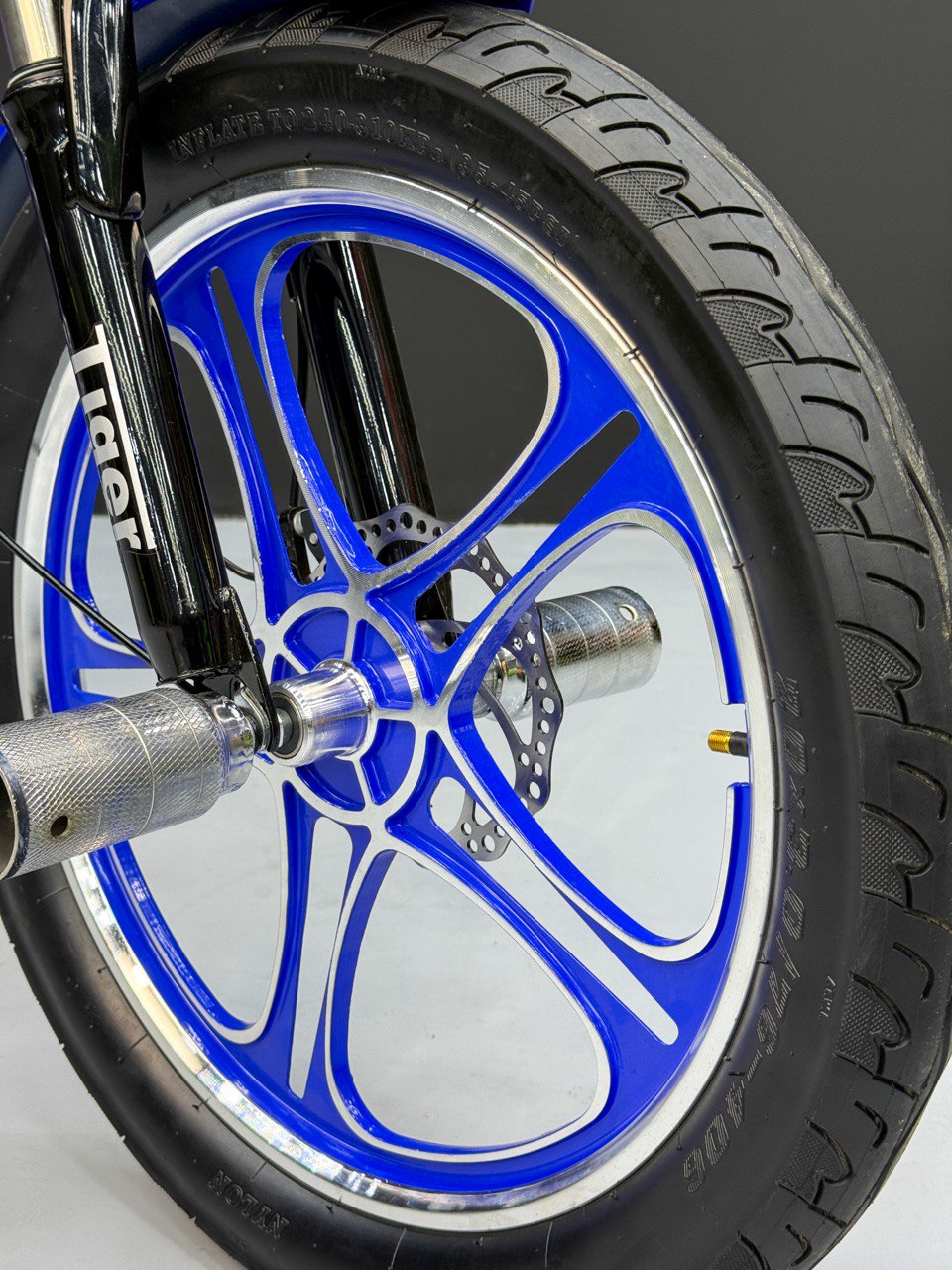 BMX Bike 20” – Strong Frame – Sport Rims – Front Basket – Rear Seat – Wide Tires Blue