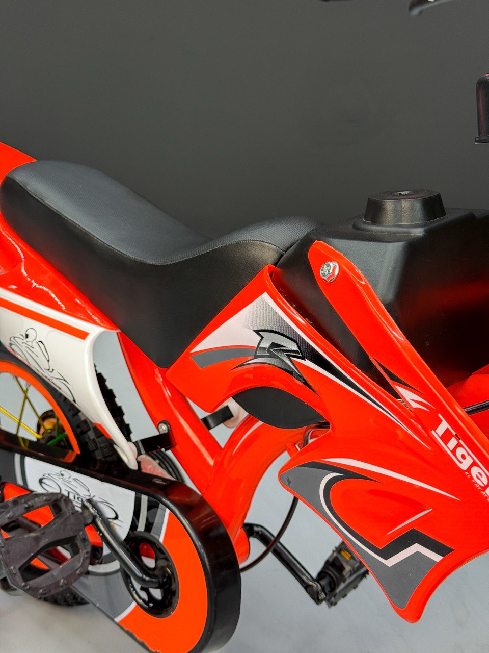 12-Inch Sporty Motorcycle-Style Bicycle for Ages 2-4 Years Orange