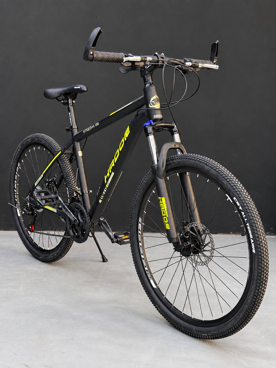 Hador Steer 26 Inch Mountain Bike – Aluminum Frame – 21 Speed – Lockout Front Suspension – Disc Brakes
